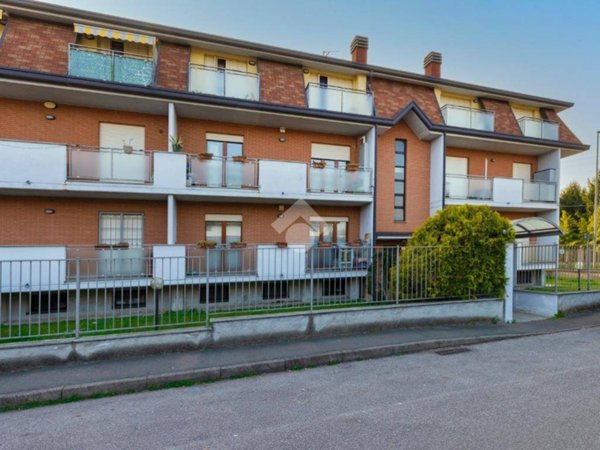 appartamento in vendita a Marnate in zona Nizzolina