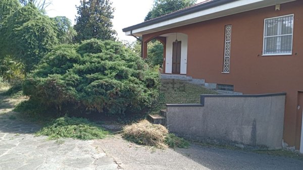 casa indipendente in vendita a Marnate