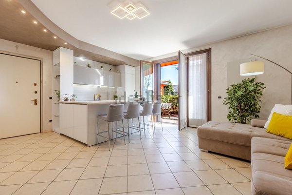 appartamento in vendita a Marnate