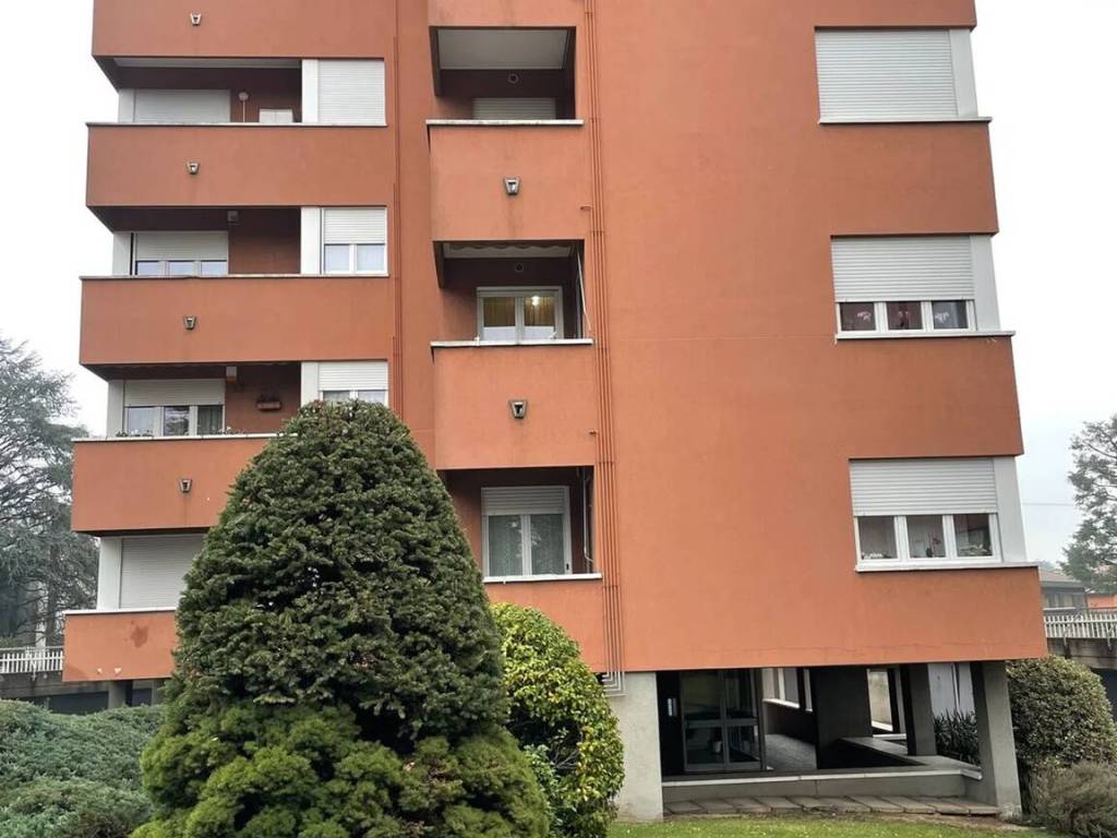 appartamento in vendita a Marnate in zona Nizzolina