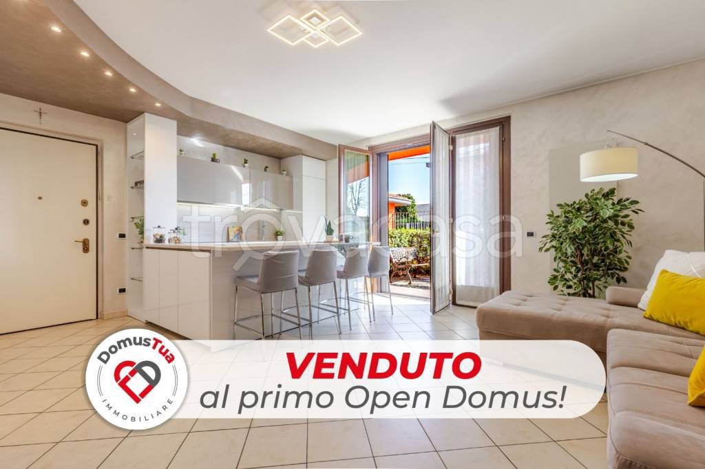 appartamento in vendita a Marnate in zona Nizzolina