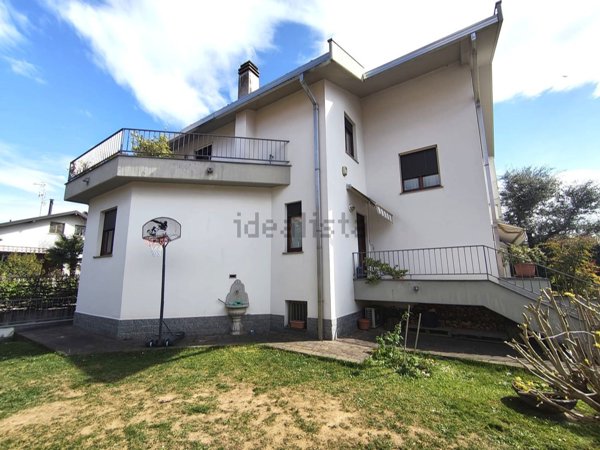 casa indipendente in vendita a Marnate