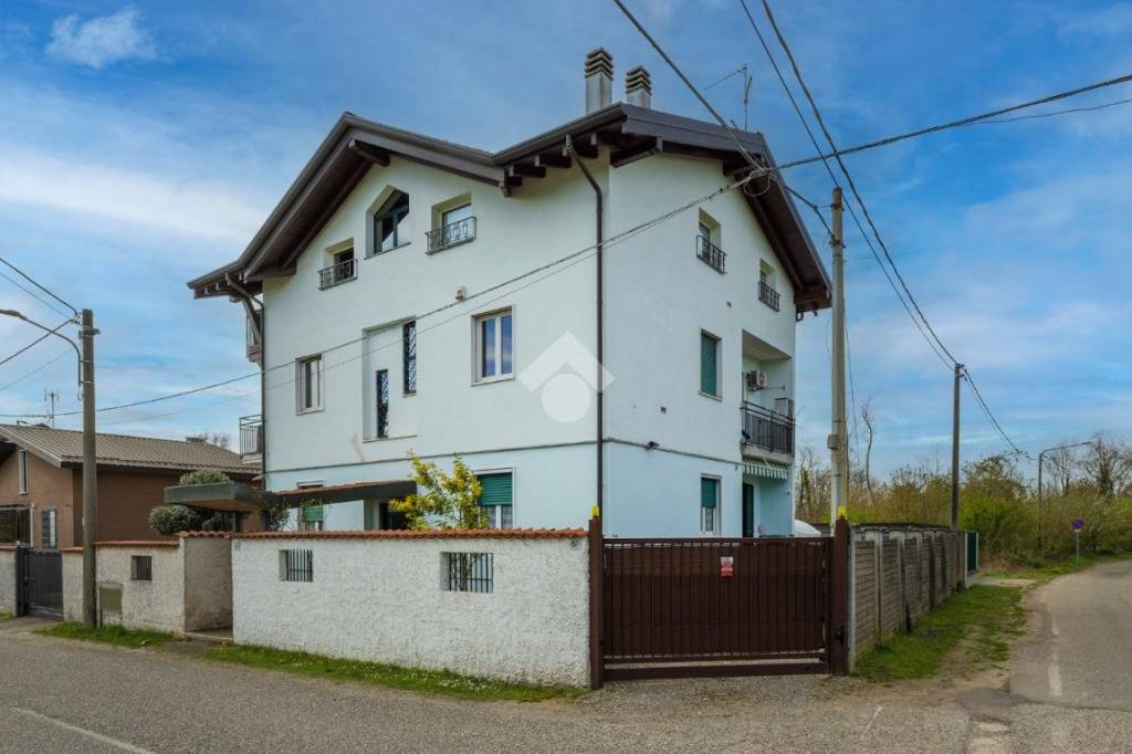 appartamento in vendita a Marnate