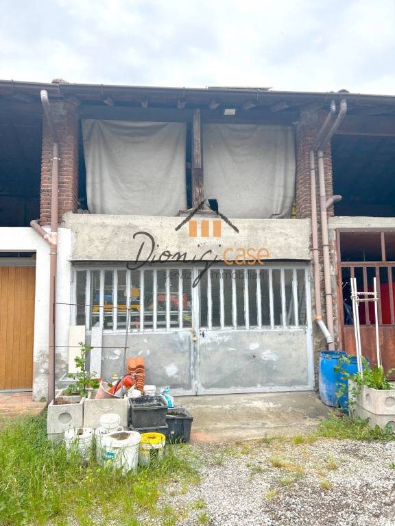 locale commerciale in vendita a Marnate