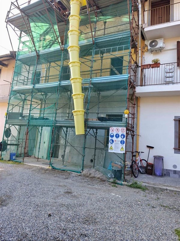 appartamento in vendita a Marnate in zona Nizzolina