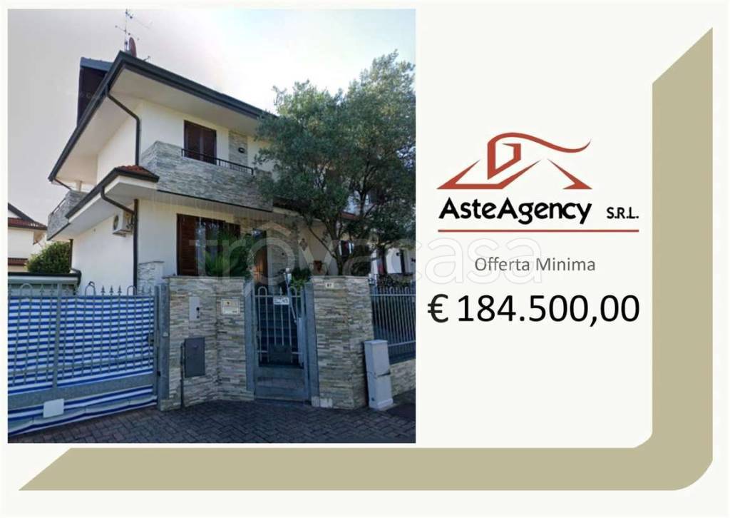 casa indipendente in vendita a Marnate
