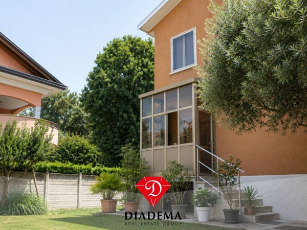 casa indipendente in vendita a Marnate in zona Nizzolina