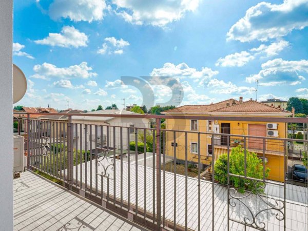 appartamento in vendita a Marnate in zona Nizzolina