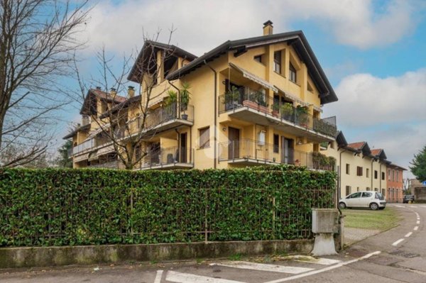 appartamento in vendita a Marnate in zona Nizzolina