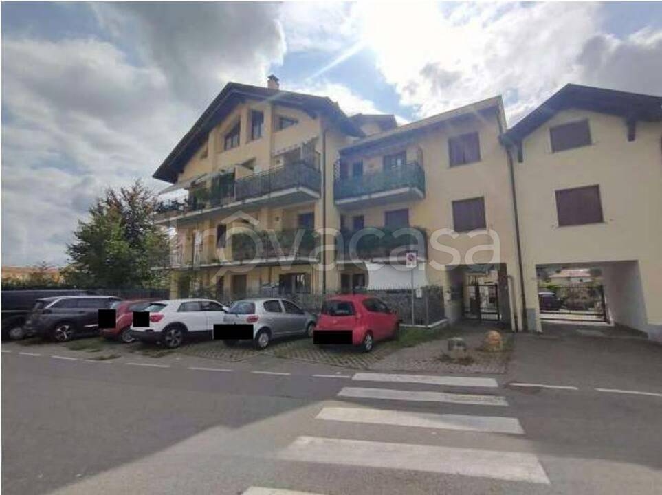 appartamento in vendita a Marnate in zona Nizzolina