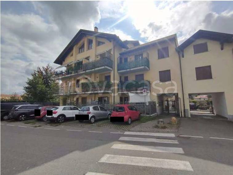 appartamento in vendita a Marnate in zona Nizzolina