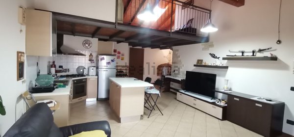 appartamento in vendita a Marnate in zona Nizzolina