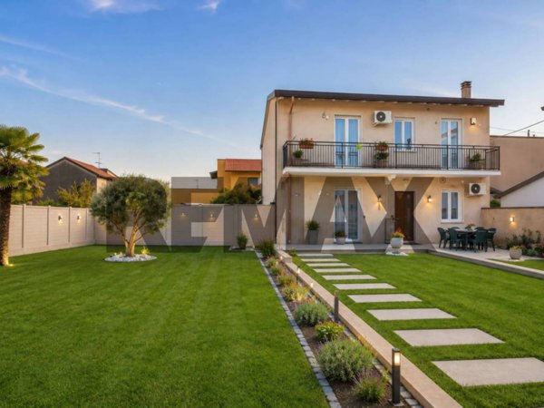 casa indipendente in vendita a Marnate