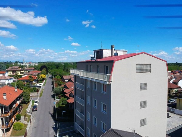appartamento in vendita a Marnate in zona Nizzolina