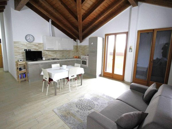 appartamento in vendita a Marnate in zona Nizzolina