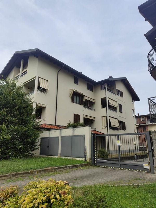 appartamento in vendita a Marnate in zona Nizzolina