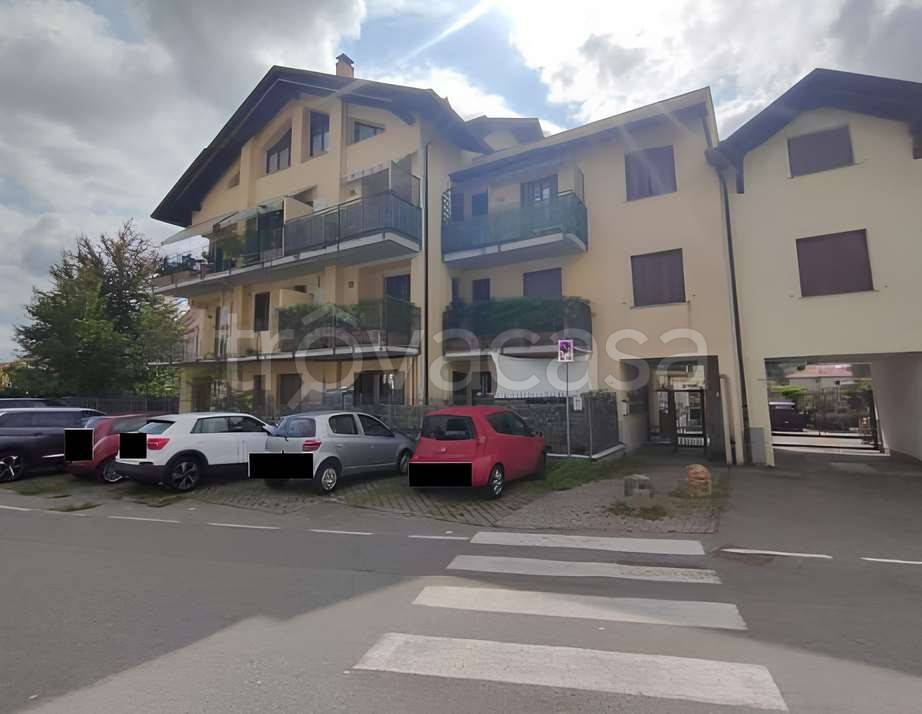 appartamento in vendita a Marnate in zona Nizzolina