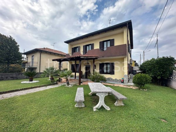 casa indipendente in vendita a Marnate in zona Nizzolina