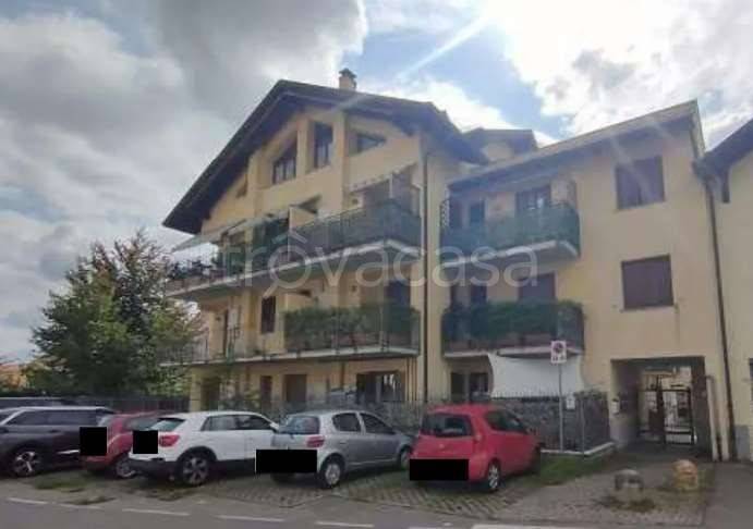 appartamento in vendita a Marnate in zona Nizzolina