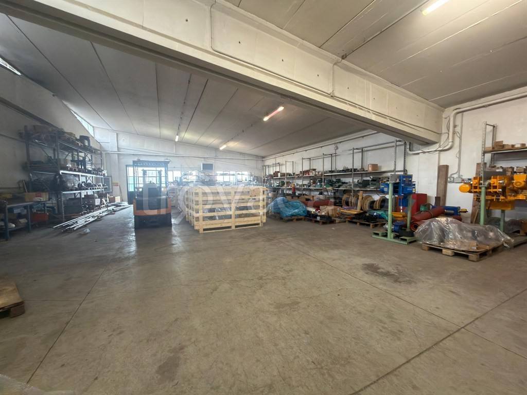 locale commerciale in vendita a Marnate
