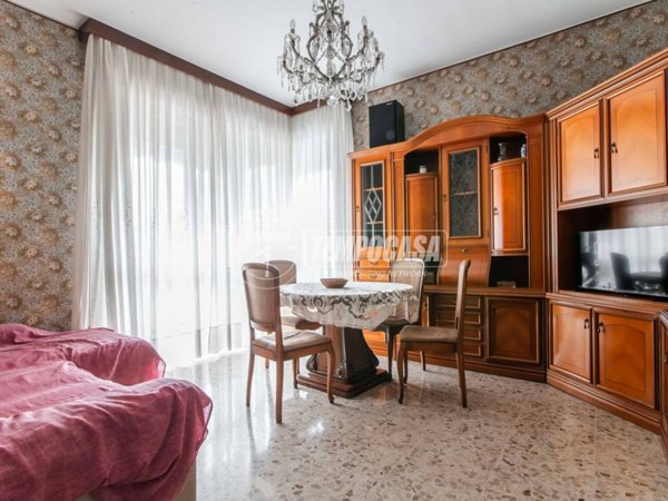 appartamento in vendita a Marnate in zona Nizzolina