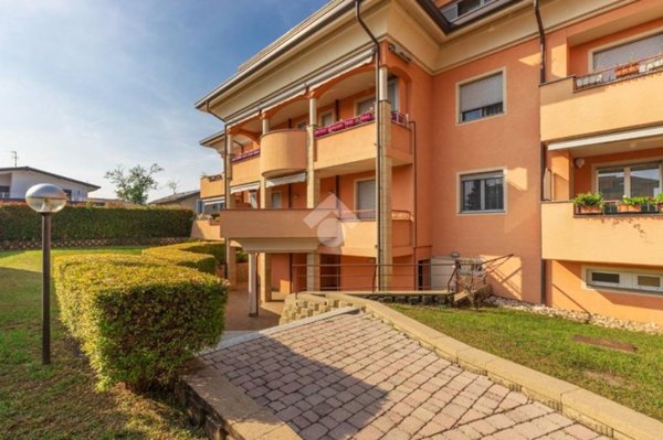 appartamento in vendita a Marnate in zona Nizzolina