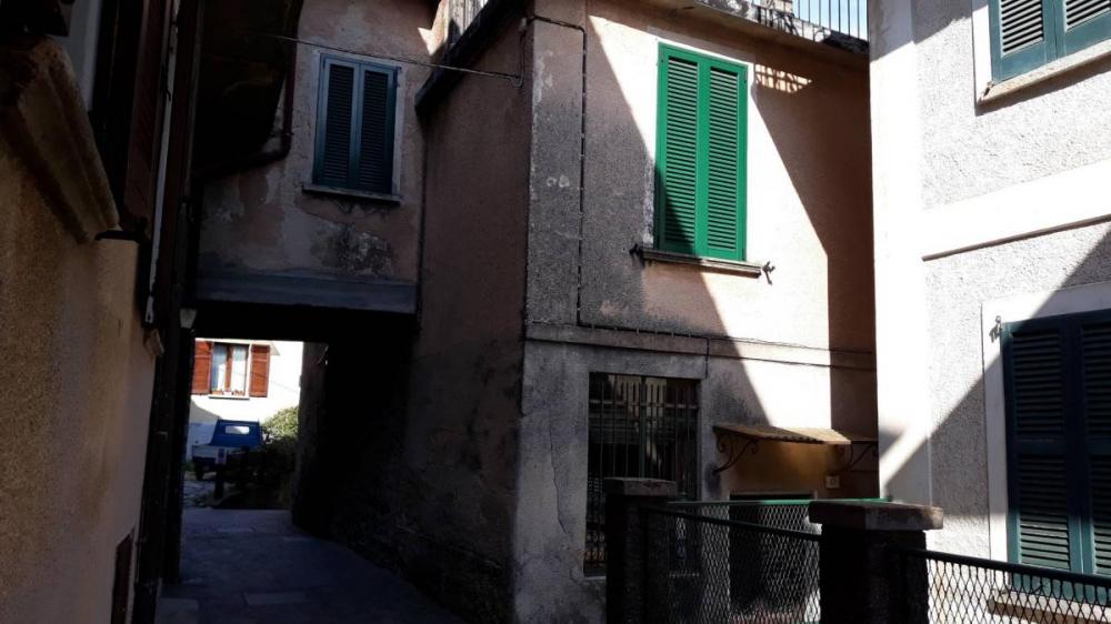 casa indipendente in vendita a Marzio