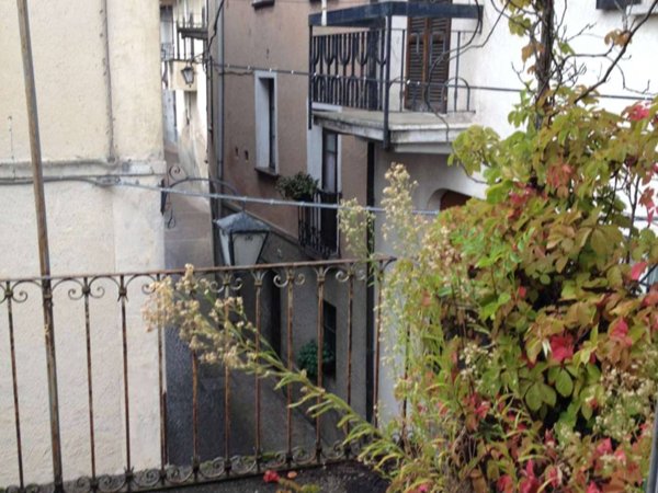 casa indipendente in vendita a Marzio