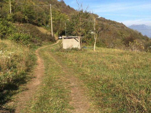 casa indipendente in vendita a Marzio