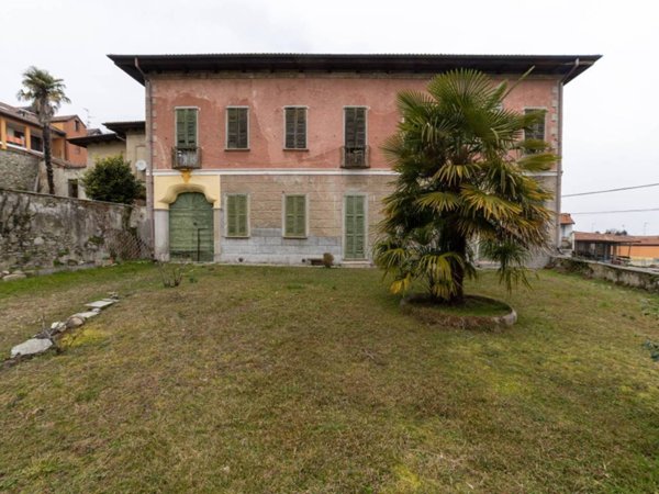 casa indipendente in vendita a Mercallo