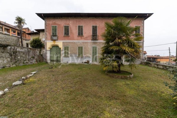 casa indipendente in vendita a Mercallo