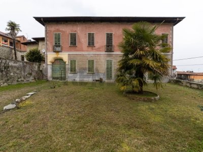 casa indipendente in vendita a Mercallo