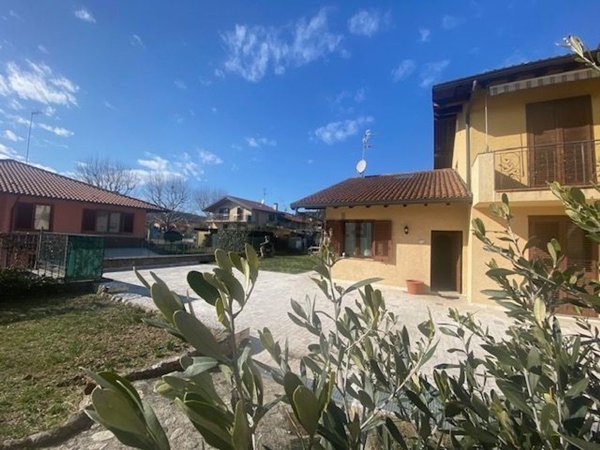 appartamento in vendita a Mercallo