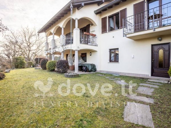 casa indipendente in vendita a Mercallo