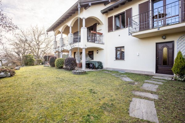 casa indipendente in vendita a Mercallo