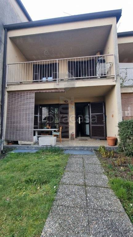 casa indipendente in vendita a Mercallo