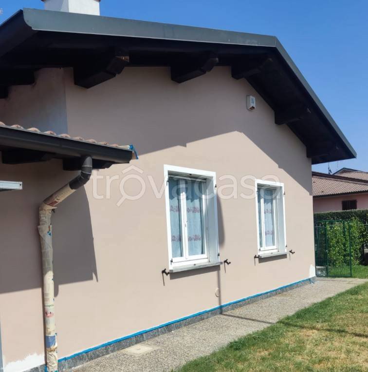 casa indipendente in vendita a Mercallo