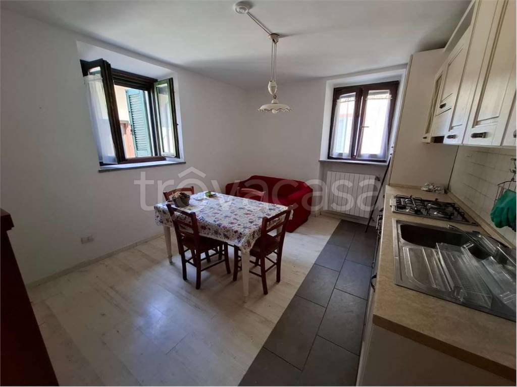 appartamento in vendita a Mercallo