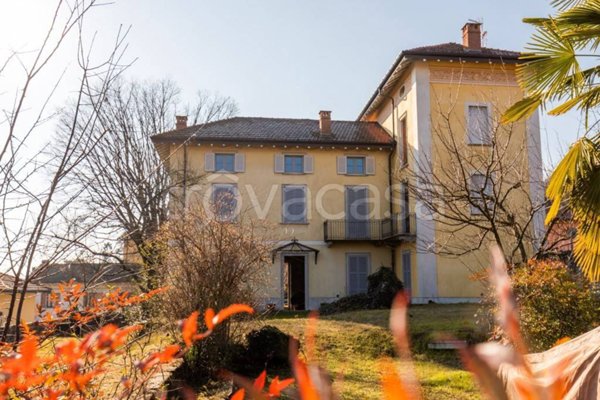 casa indipendente in vendita a Mercallo