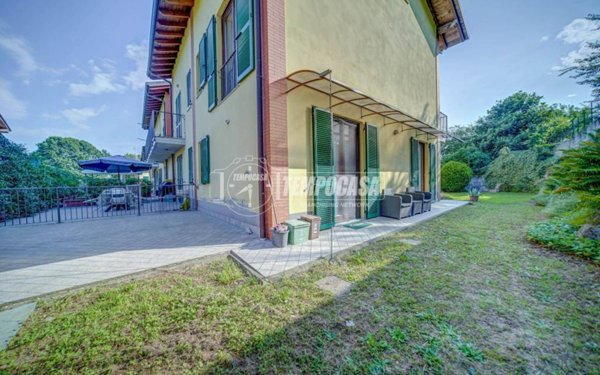 casa indipendente in vendita a Mercallo