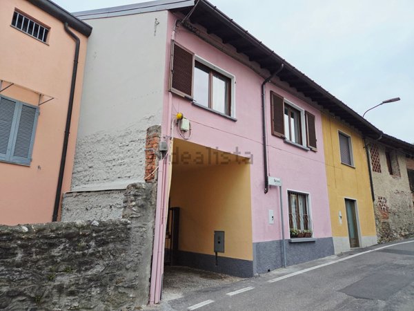 casa indipendente in vendita a Mercallo