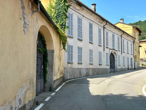 casa indipendente in vendita a Mercallo