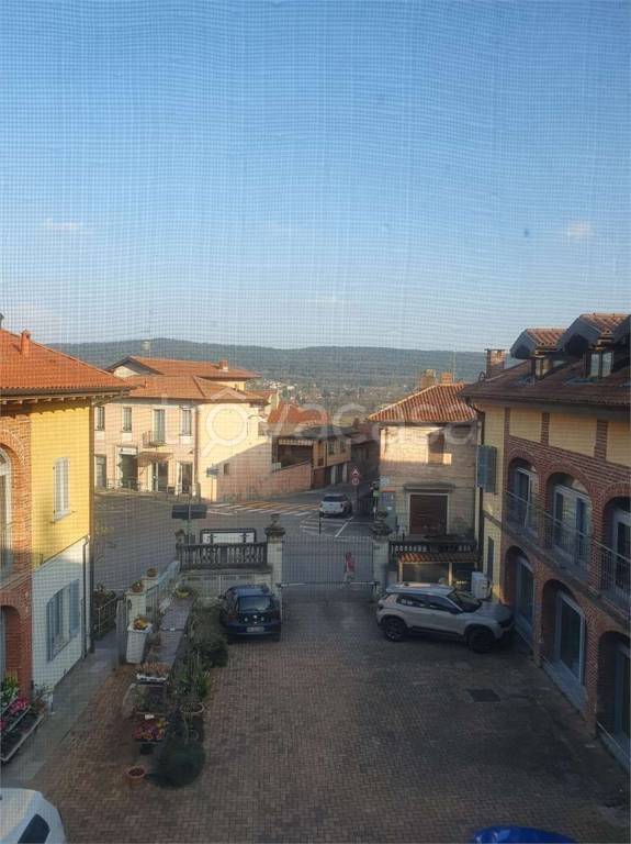 appartamento in vendita a Mercallo