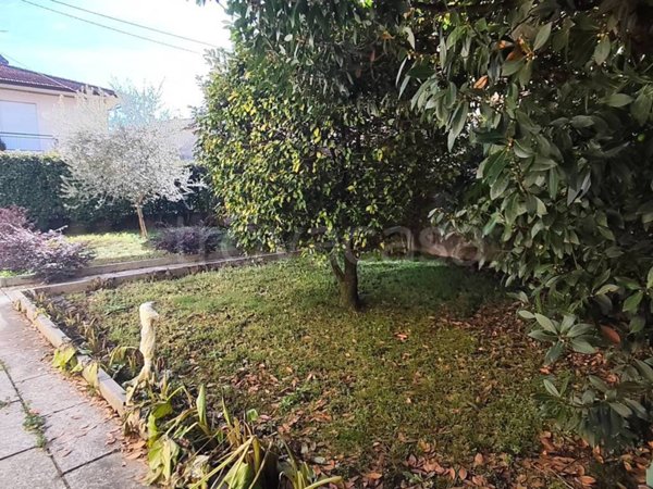 casa indipendente in vendita a Mercallo