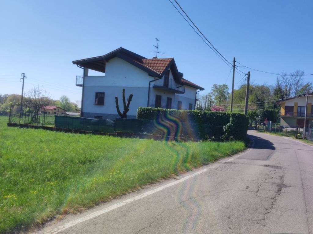 casa indipendente in vendita a Mercallo