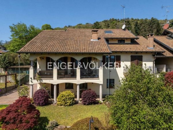 casa indipendente in vendita a Mercallo