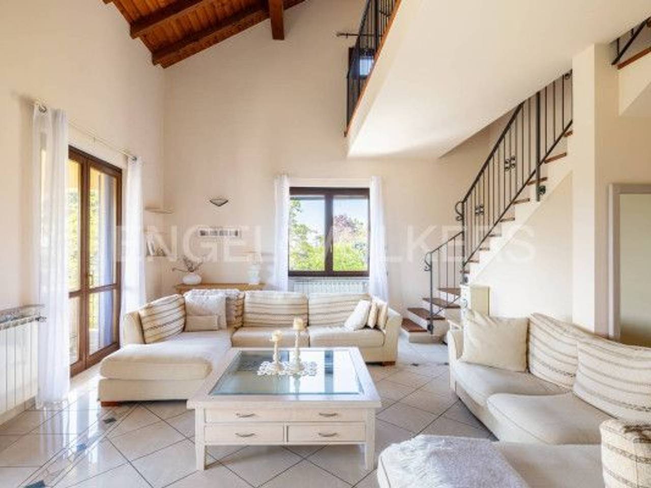 casa indipendente in vendita a Mercallo