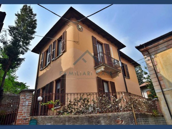 casa indipendente in vendita a Mercallo