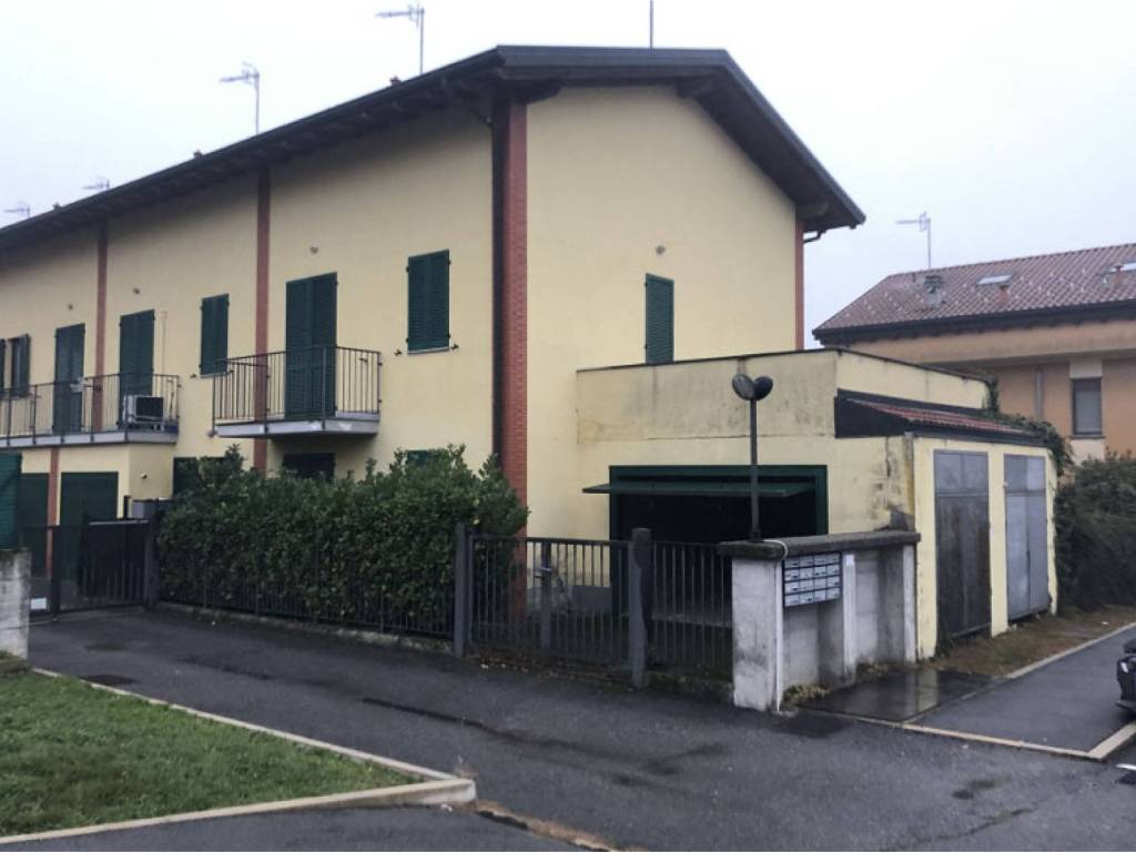 casa indipendente in vendita a Mercallo