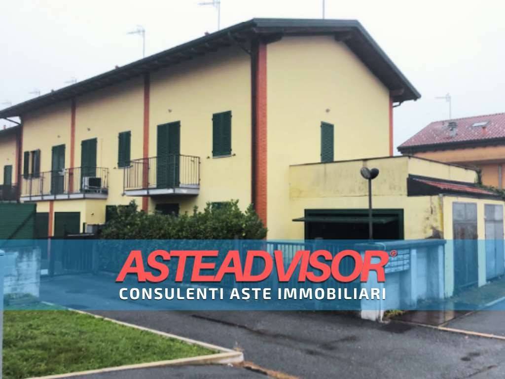 casa indipendente in vendita a Mercallo